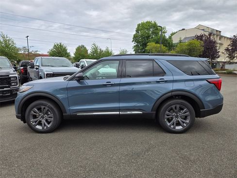 New 2025 Ford Explorer Active w/ Active Comfort Package image 8