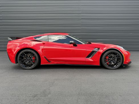 Used 2016 Chevrolet Corvette Z06 w/ 2LZ Preferred Equipment Group RWD image 8