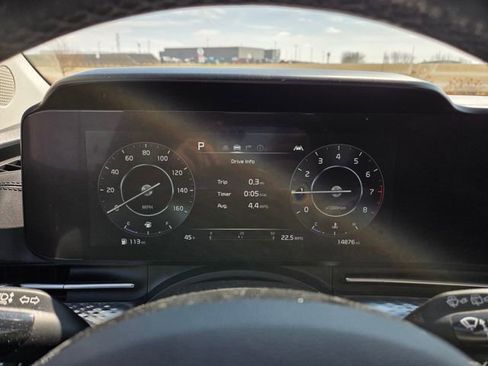 Used 2024 Kia Carnival SX Prestige image 23