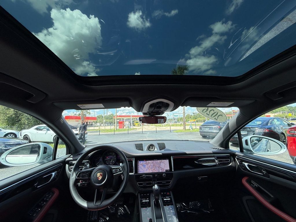 Used 2026 Porsche Macan AWD/4WD image 24