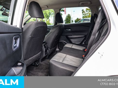 Used 2024 Nissan Rogue SV FWD image 18