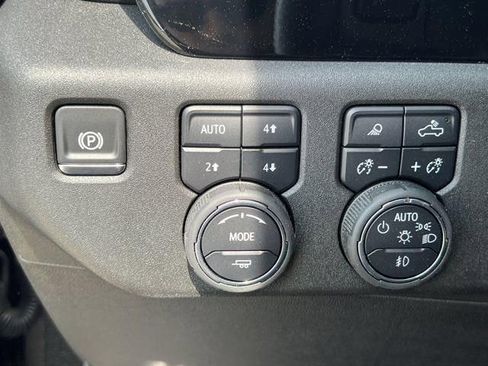 Used 2025 Chevrolet Silverado 2500 LTZ w/ LTZ Plus Package AWD/4WD image 30