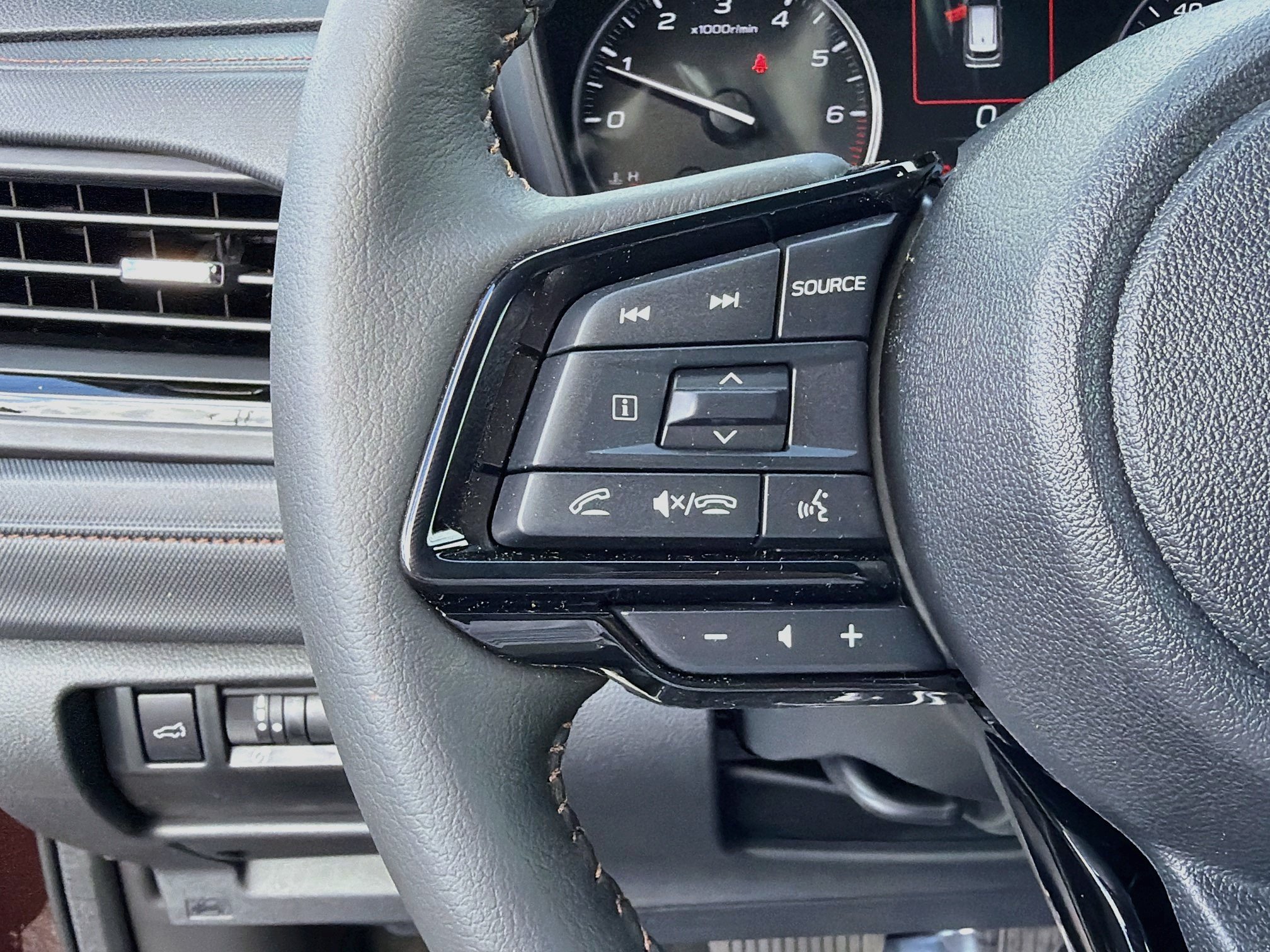 Used 2026 Subaru Forester Touring AWD/4WD image 38