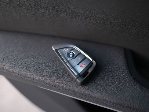 Used 2021 BMW X5 sDrive40i w/ Parking Assistance Package RWD image 9