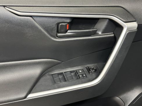 Used 2019 Toyota RAV4 LE w/ All Weather Liner Package AWD/4WD image 20