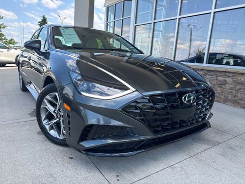 Used 2023 Hyundai Sonata SEL FWD image 2