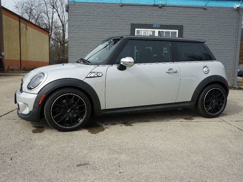 Used 2011 MINI Cooper S image 7