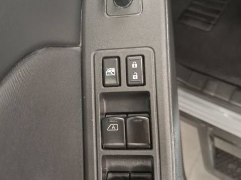 Used 2022 Nissan Frontier Pro-X RWD image 16
