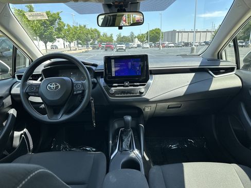 Used 2025 Toyota Corolla LE FWD image 29