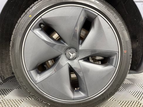 Used 2019 Tesla Model 3 Standard Range Plus RWD image 32