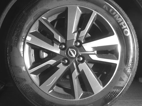 Used 2025 Nissan Versa SV image 12