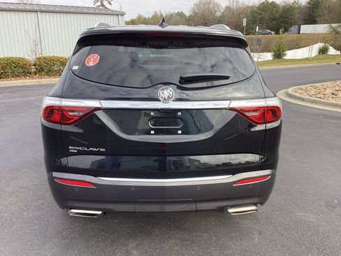 Used 2024 Buick Enclave Premium image 3