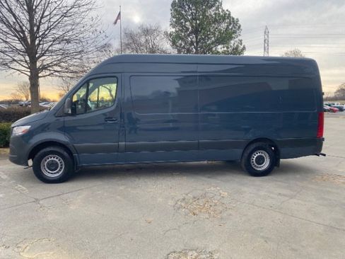 Used 2019 Mercedes-Benz Sprinter 170 image 2