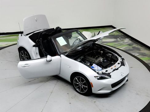 Used 2016 MAZDA MX-5 Miata Grand Touring RWD image 33