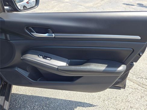 Used 2022 Nissan Altima 2.5 SV FWD image 4