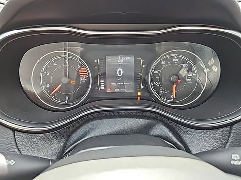 Certified 2021 Jeep Cherokee Latitude Plus w/ Sun & Sound Group image 27