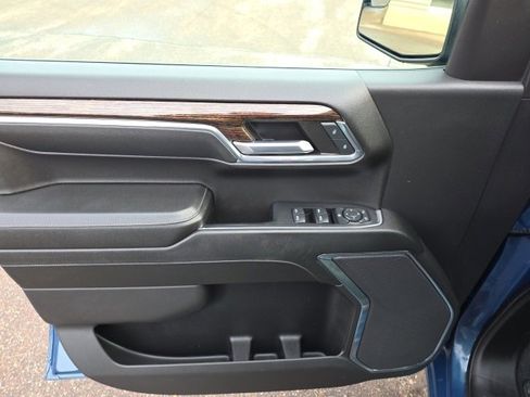 Used 2024 GMC Sierra 1500 SLE image 14