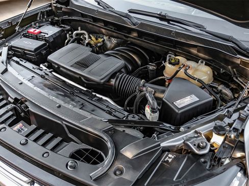 Used 2021 Chevrolet Suburban Premier w/ Premium Package image 56