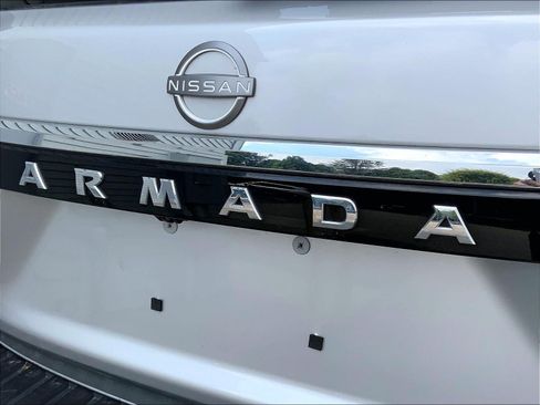 Used 2023 Nissan Armada Platinum w/ Captain's Chairs Package AWD/4WD image 7
