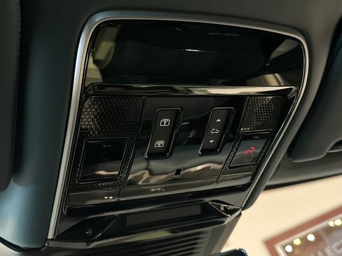 New 2025 Land Rover Range Rover SV image 35