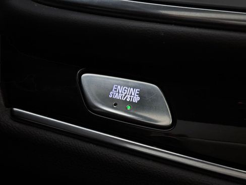 Used 2023 Buick Enclave Avenir w/ Avenir Technology Package AWD/4WD image 40