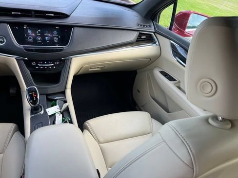 Used 2019 Cadillac XT5 FWD image 30