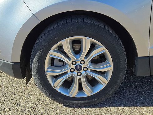 Used 2022 Ford Edge Titanium image 11