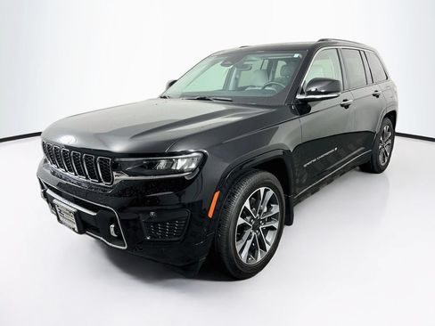 Used 2022 Jeep Grand Cherokee Overland AWD/4WD image 3