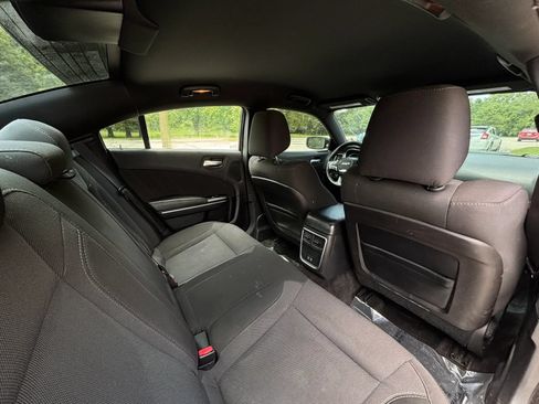 Used 2015 Dodge Charger SXT RWD image 15