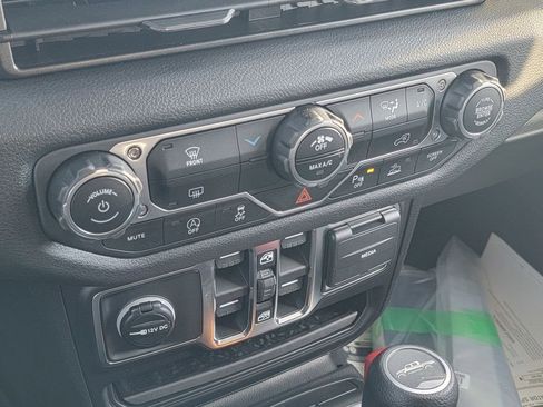 New 2026 Jeep Gladiator Sport image 17