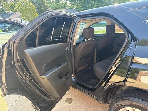 Used 2017 Chevrolet Equinox LS FWD image 12