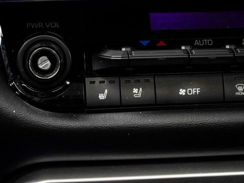 Used 2023 Toyota Tundra Platinum image 22