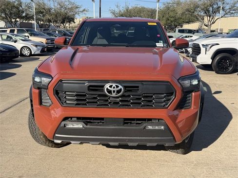Used 2025 Toyota Tacoma TRD Off-Road image 2
