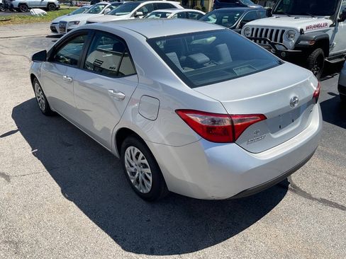 Used 2017 Toyota Corolla LE FWD image 7