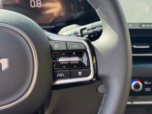 New 2026 Kia Carnival FWD image 25