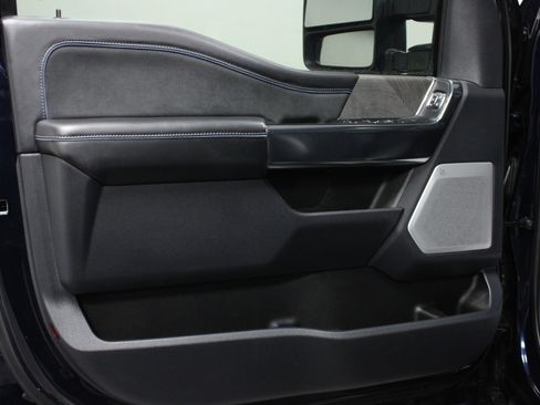 Used 2025 Ford F250 Platinum image 11