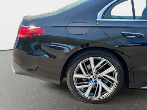 Used 2025 Mercedes-Benz E 350 Sedan image 13