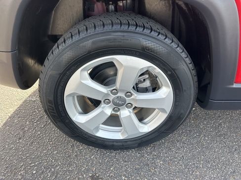 Used 2018 Jeep Compass Latitude w/ Popular Equipment Group image 39