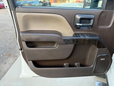 Used 2015 GMC Sierra 2500 Denali w/ Duramax Plus Package image 16