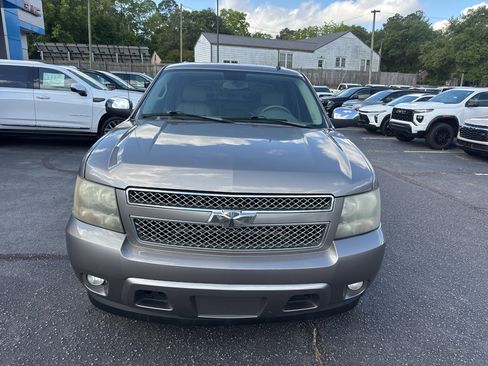 Used 2009 Chevrolet Avalanche LT RWD image 3