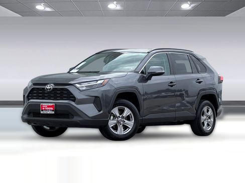 Used 2025 Toyota RAV4 XLE image 24