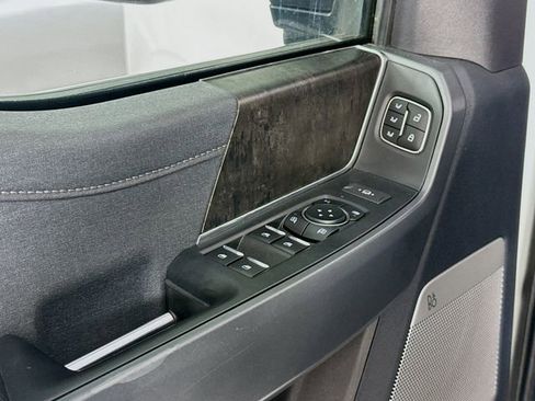 Used 2023 Ford F250 Lariat w/ Chrome Package image 21