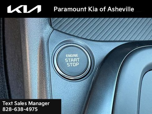 New 2025 Kia K4 LXS image 13