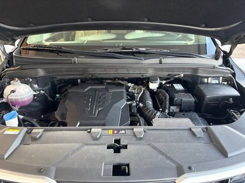 Used 2024 Kia Carnival EX FWD image 44
