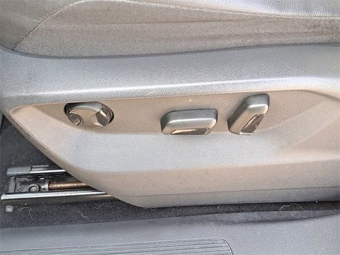 Used 2019 Volkswagen Tiguan SE image 21