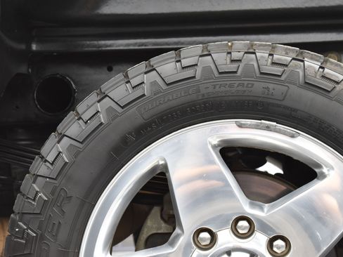 Used 2014 GMC Sierra 2500 Denali w/ Suspension Package, Off-Road image 40