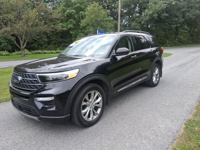 Certified 2024 Ford Explorer XLT w/ Equipment Group 202A AWD/4WD image 3
