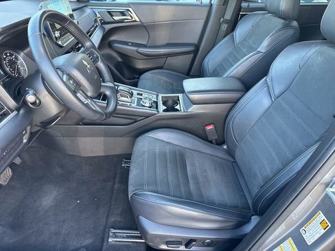 Used 2024 Mitsubishi Outlander SE image 24