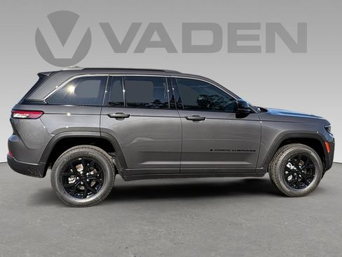 New 2026 Jeep Grand Cherokee Altitude RWD image 6