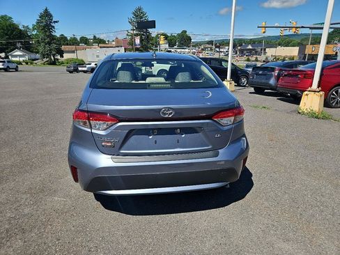 Used 2021 Toyota Corolla LE FWD image 4